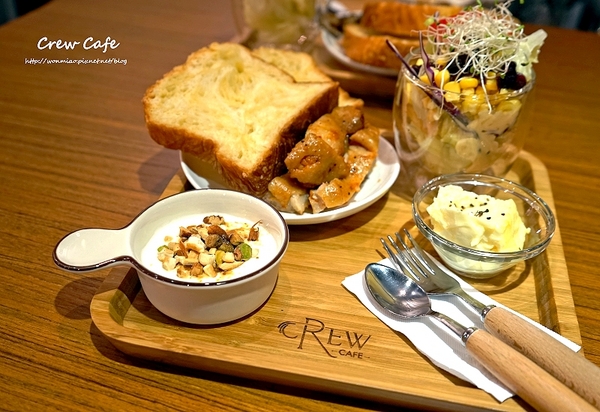 CREW CAFE：【華山文創旁 / 咖啡下午茶 / 魔術表演】輕食甜點下午茶又有魔術表演、LIVE藝術展演 ✿✿ CREW CAFE ✿✿ (完整菜單)