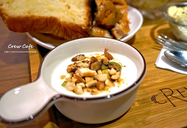 CREW CAFE：【華山文創旁 / 咖啡下午茶 / 魔術表演】輕食甜點下午茶又有魔術表演、LIVE藝術展演 ✿✿ CREW CAFE ✿✿ (完整菜單)