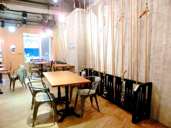 CREW CAFE：CREW CAFE