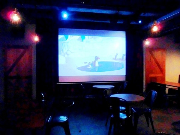 CREW CAFE：CREW CAFE