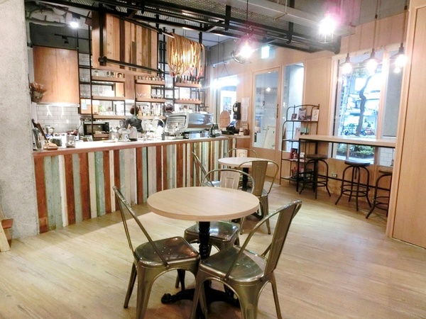 CREW CAFE：CREW CAFE