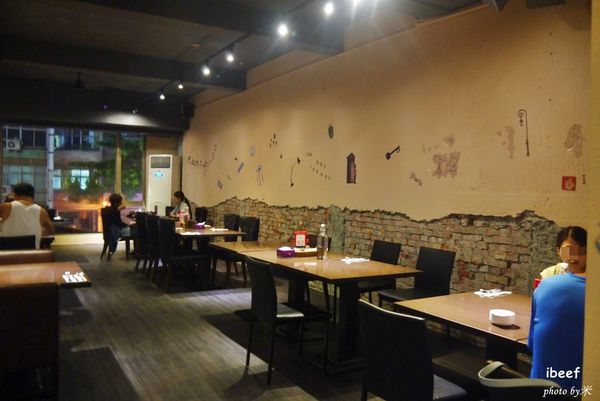 愛牛客原味炭烤牛排館-ibeefP1610089_調整大小1.JPG