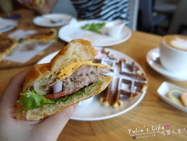 Lucky5 Light Cafe:Lucky5 Light Cafe ♥ 國父紀念館時尚美感輕食下午茶 ♥ 新鮮食材現點現做 ♥ 招牌薄脆餅與咖啡