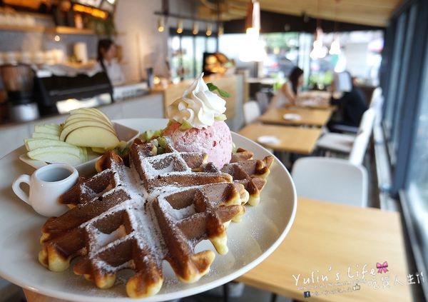 Lucky5 Light Cafe:Lucky5 Light Cafe ♥ 國父紀念館時尚美感輕食下午茶 ♥ 新鮮食材現點現做 ♥ 招牌薄脆餅與咖啡