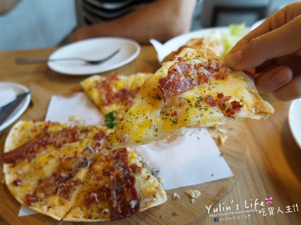 Lucky5 Light Cafe:Lucky5 Light Cafe ♥ 國父紀念館時尚美感輕食下午茶 ♥ 新鮮食材現點現做 ♥ 招牌薄脆餅與咖啡