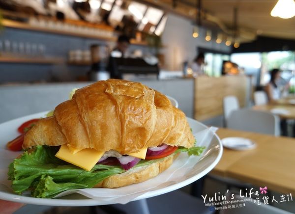 Lucky5 Light Cafe:Lucky5 Light Cafe ♥ 國父紀念館時尚美感輕食下午茶 ♥ 新鮮食材現點現做 ♥ 招牌薄脆餅與咖啡