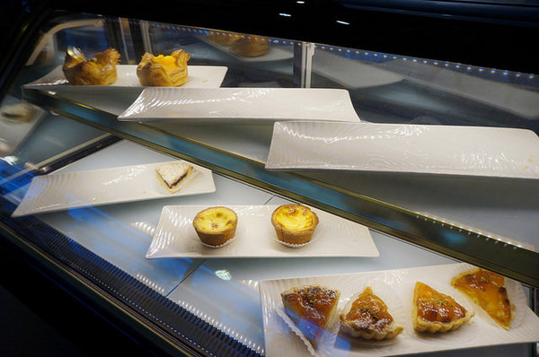 Lucky5 Light Cafe：[國父紀念館] Lucky5 Light Cafe 輕食下午茶好去處 /薄脆餅/鬆餅/木盆沙拉/可頌三明治 (附菜單)