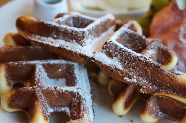 Lucky5 Light Cafe：[國父紀念館] Lucky5 Light Cafe 輕食下午茶好去處 /薄脆餅/鬆餅/木盆沙拉/可頌三明治 (附菜單)