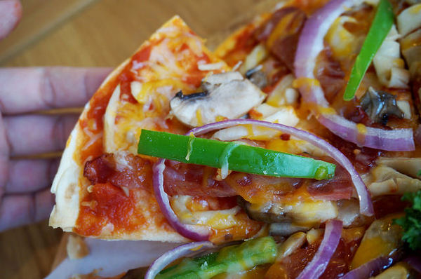 Lucky5 Light Cafe：[國父紀念館] Lucky5 Light Cafe 輕食下午茶好去處 /薄脆餅/鬆餅/木盆沙拉/可頌三明治 (附菜單)