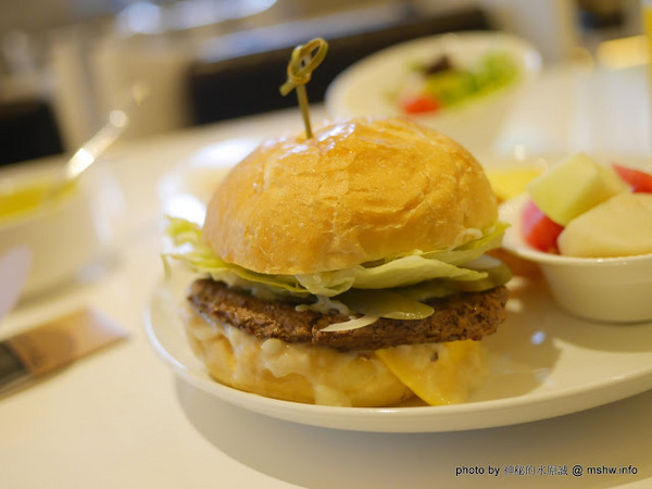 伯達行旅:【住宿】台中Boda Hotel 伯達行旅精品旅館-質變607@西屯逢甲大學夜市&中港交流道 : 天韻集團新品牌, 讓你「做一個好夢」