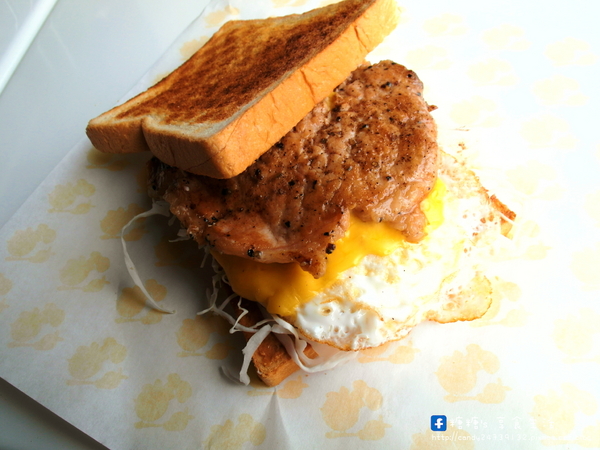 弗列斯 Fresh House(台中公益店):〖台中│美食〗弗列斯 Fresh House(台中公益店) ❤ 碳烤牛奶吐司,外酥內軟,香氣十足,夾入鹹食或甜食都好好味!!還有超厚切月亮蝦糖糖很也推唷~