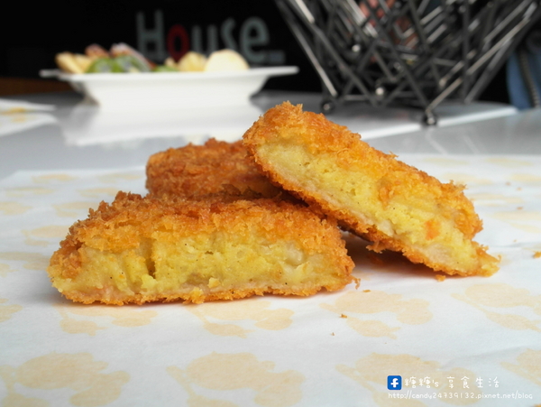 弗列斯 Fresh House(台中公益店):〖台中│美食〗弗列斯 Fresh House(台中公益店) ❤ 碳烤牛奶吐司,外酥內軟,香氣十足,夾入鹹食或甜食都好好味!!還有超厚切月亮蝦糖糖很也推唷~