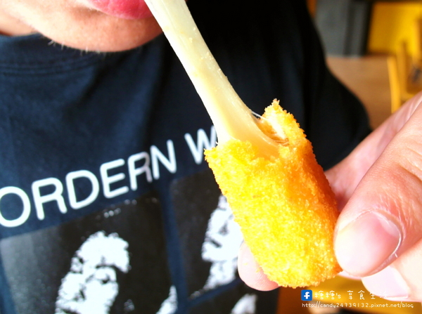 弗列斯 Fresh House(台中公益店):〖台中│美食〗弗列斯 Fresh House(台中公益店) ❤ 碳烤牛奶吐司,外酥內軟,香氣十足,夾入鹹食或甜食都好好味!!還有超厚切月亮蝦糖糖很也推唷~