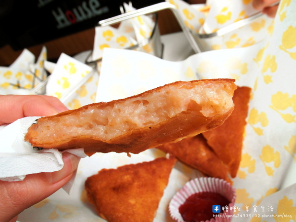 弗列斯 Fresh House(台中公益店):〖台中│美食〗弗列斯 Fresh House(台中公益店) ❤ 碳烤牛奶吐司,外酥內軟,香氣十足,夾入鹹食或甜食都好好味!!還有超厚切月亮蝦糖糖很也推唷~