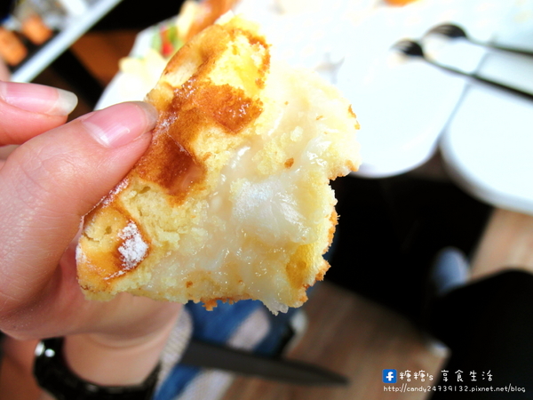 弗列斯 Fresh House(台中公益店):〖台中│美食〗弗列斯 Fresh House(台中公益店) ❤ 碳烤牛奶吐司,外酥內軟,香氣十足,夾入鹹食或甜食都好好味!!還有超厚切月亮蝦糖糖很也推唷~