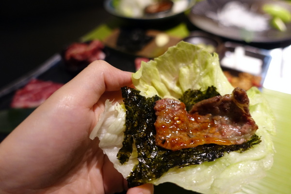 原燒優質原味燒肉(台北京華城店):(胖樺食記) 燈光美氣氛佳「原燒優質原味燒肉-台北京華城店」,安格斯黑牛套餐新上市 /單點式/商業午餐