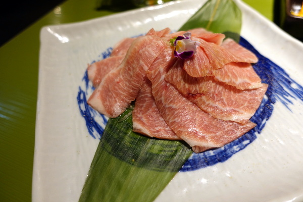 原燒優質原味燒肉(台北京華城店):(胖樺食記) 燈光美氣氛佳「原燒優質原味燒肉-台北京華城店」,安格斯黑牛套餐新上市 /單點式/商業午餐