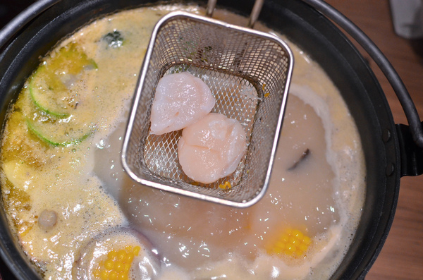 青森鍋物:『台中||西區』獨樹一格的日式焦香湯頭-青森鍋物AOMORI NABEMONO。愛評體驗團。