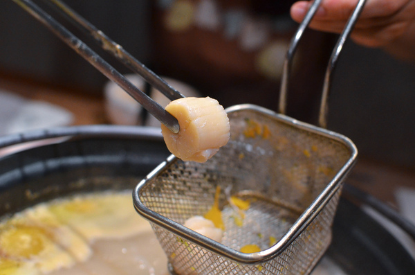青森鍋物:『台中||西區』獨樹一格的日式焦香湯頭-青森鍋物AOMORI NABEMONO。愛評體驗團。