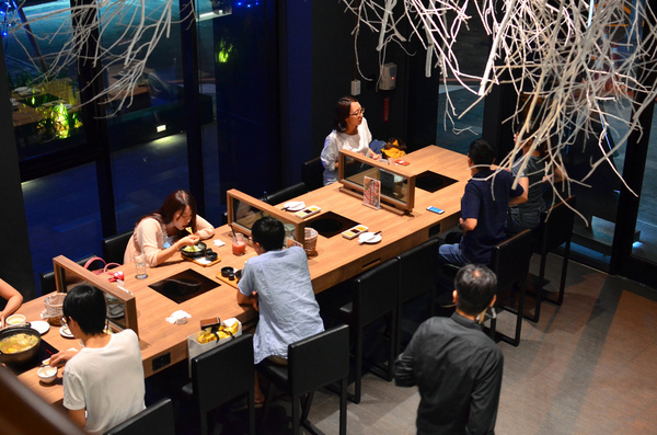 青森鍋物:『台中||西區』獨樹一格的日式焦香湯頭-青森鍋物AOMORI NABEMONO。愛評體驗團。