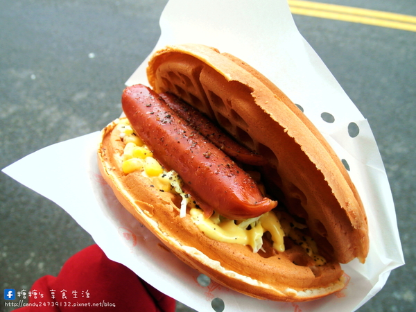 鬆餅小姐:〖台中│美食〗鬆餅小姐 ❤ 大推好吃又平價的鬆餅!!外皮香脆厚實,內餡更是用料實在,美味與CP值大大大大破表!!!