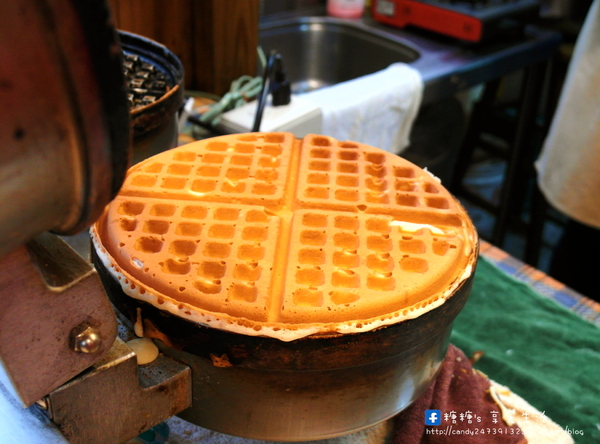 鬆餅小姐:〖台中│美食〗鬆餅小姐 ❤ 大推好吃又平價的鬆餅!!外皮香脆厚實,內餡更是用料實在,美味與CP值大大大大破表!!!