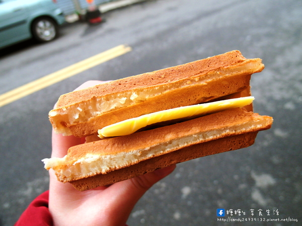 鬆餅小姐:〖台中│美食〗鬆餅小姐 ❤ 大推好吃又平價的鬆餅!!外皮香脆厚實,內餡更是用料實在,美味與CP值大大大大破表!!!