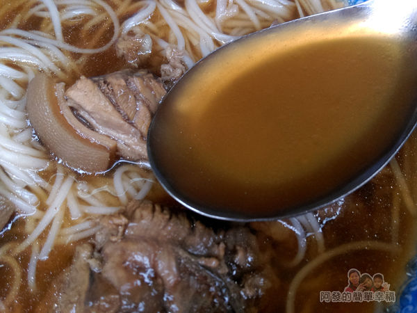 蔡記岡山羊肉13-燉肉麵線-湯頭