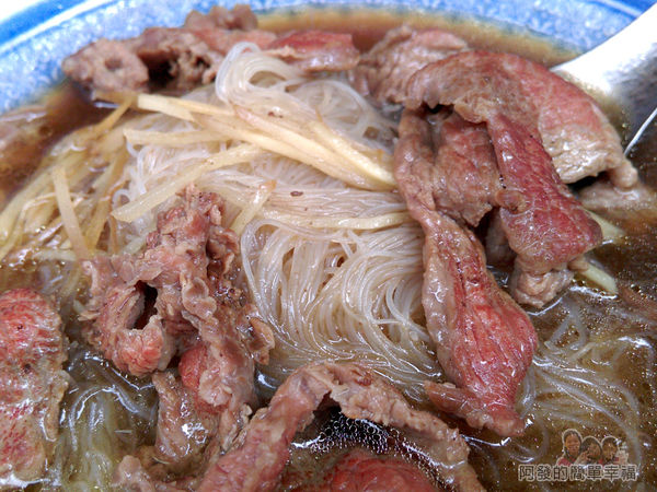 蔡記岡山羊肉09-赤肉米粉-特寫