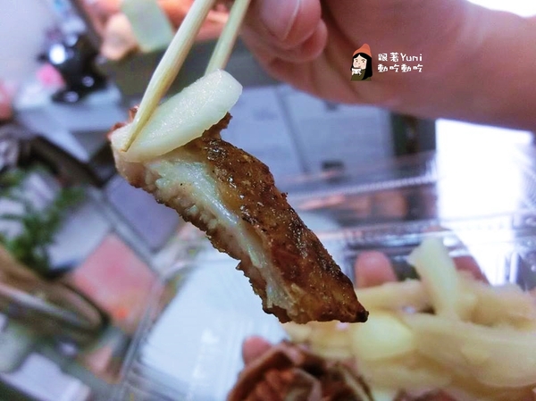 嘉義不一樣香腸：【台中食記-西屯區】逢甲夜市良心攤販!有SGS認證的手工大腸包小腸/糯米腸/大腸頭→嘉義不一樣香腸/糯米腸(不添加防腐劑)@跟著Yumi尤美美動吃動吃(體驗日期:2016年05月20日)