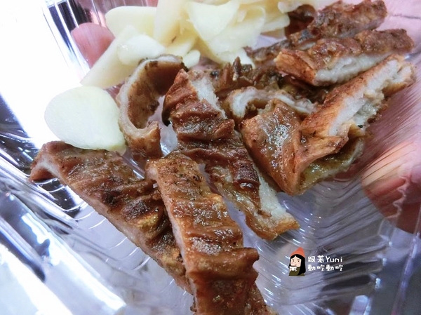 嘉義不一樣香腸：【台中食記-西屯區】逢甲夜市良心攤販!有SGS認證的手工大腸包小腸/糯米腸/大腸頭→嘉義不一樣香腸/糯米腸(不添加防腐劑)@跟著Yumi尤美美動吃動吃(體驗日期:2016年05月20日)