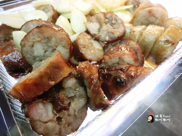 嘉義不一樣香腸：【台中食記-西屯區】逢甲夜市良心攤販!有SGS認證的手工大腸包小腸/糯米腸/大腸頭→嘉義不一樣香腸/糯米腸(不添加防腐劑)@跟著Yumi尤美美動吃動吃(體驗日期:2016年05月20日)