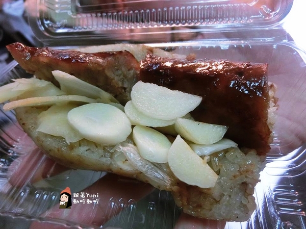 嘉義不一樣香腸：【台中食記-西屯區】逢甲夜市良心攤販!有SGS認證的手工大腸包小腸/糯米腸/大腸頭→嘉義不一樣香腸/糯米腸(不添加防腐劑)@跟著Yumi尤美美動吃動吃(體驗日期:2016年05月20日)