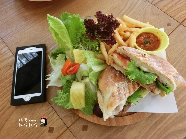 Rice&Shine 米閃早午餐:【愛評網口碑券§第128彈】台中北區梅亭街平價大份量早午餐。Rice&Shine 米閃早午餐brunch@跟著Yumi尤美美動吃動吃(體驗日期:2016年04月23日)