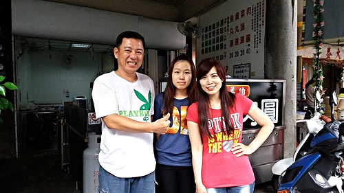 台南新化益伯水里肉圓：【台南美食】新化益伯水里肉圓~雙重吃法獨特醬汁