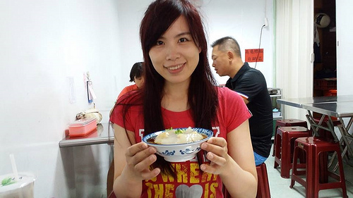 台南新化益伯水里肉圓：【台南美食】新化益伯水里肉圓~雙重吃法獨特醬汁