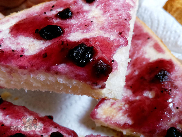 芳林早餐10-藍莓厚片剖面