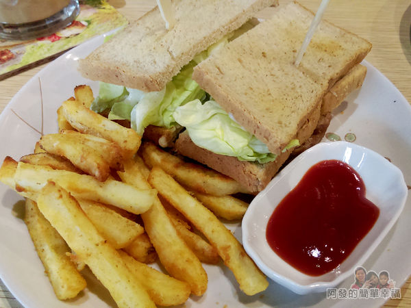 WingFlight飛鏢簡餐14-牛肉起司美式三明治套餐