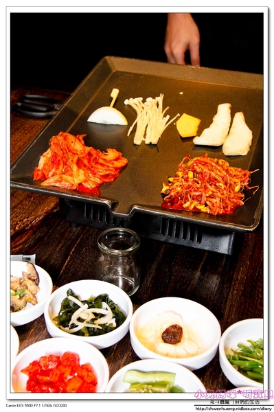 啾哇嘿喲:【東區韓式料理】☼啾哇嘿喲☼韓國八色烤肉,浪漫的愛情故事,拍照打卡還送隱藏版的第九色烤肉,粉紅玫瑰人參喔!♥♥