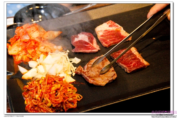 啾哇嘿喲:【東區韓式料理】☼啾哇嘿喲☼韓國八色烤肉,浪漫的愛情故事,拍照打卡還送隱藏版的第九色烤肉,粉紅玫瑰人參喔!♥♥