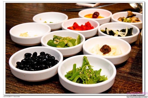 啾哇嘿喲:【東區韓式料理】☼啾哇嘿喲☼韓國八色烤肉,浪漫的愛情故事,拍照打卡還送隱藏版的第九色烤肉,粉紅玫瑰人參喔!♥♥