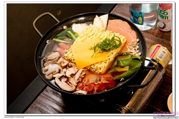 啾哇嘿喲:【東區韓式料理】☼啾哇嘿喲☼韓國八色烤肉,浪漫的愛情故事,拍照打卡還送隱藏版的第九色烤肉,粉紅玫瑰人參喔!♥♥