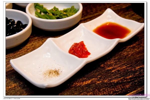 啾哇嘿喲:【東區韓式料理】☼啾哇嘿喲☼韓國八色烤肉,浪漫的愛情故事,拍照打卡還送隱藏版的第九色烤肉,粉紅玫瑰人參喔!♥♥