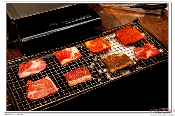 啾哇嘿喲:【東區韓式料理】☼啾哇嘿喲☼韓國八色烤肉,浪漫的愛情故事,拍照打卡還送隱藏版的第九色烤肉,粉紅玫瑰人參喔!♥♥