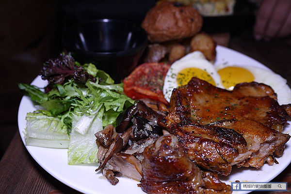 Greedy Bistronomy Cafe:◆台北東區。捷運國父紀念館【Greedy Bistronomy Cafe 餐酒•咖啡】環境氣氛都很棒!國父紀念館餐酒館。東區餐酒館。早午餐