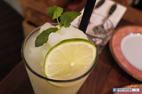 Greedy Bistronomy Cafe:◆台北東區。捷運國父紀念館【Greedy Bistronomy Cafe 餐酒•咖啡】環境氣氛都很棒!國父紀念館餐酒館。東區餐酒館。早午餐