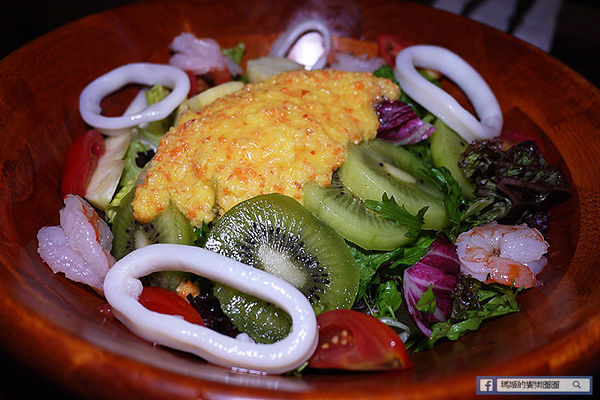 Greedy Bistronomy Cafe:◆台北東區。捷運國父紀念館【Greedy Bistronomy Cafe 餐酒•咖啡】環境氣氛都很棒!國父紀念館餐酒館。東區餐酒館。早午餐