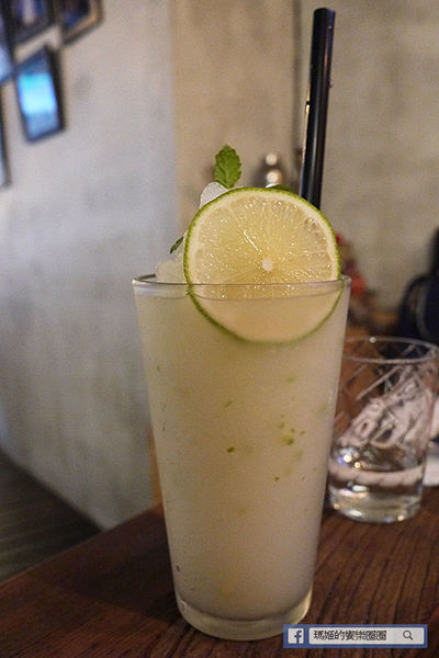 Greedy Bistronomy Cafe:◆台北東區。捷運國父紀念館【Greedy Bistronomy Cafe 餐酒•咖啡】環境氣氛都很棒!國父紀念館餐酒館。東區餐酒館。早午餐