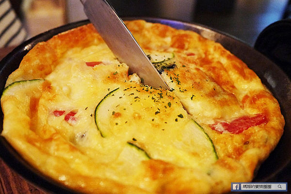 Greedy Bistronomy Cafe:◆台北東區。捷運國父紀念館【Greedy Bistronomy Cafe 餐酒•咖啡】環境氣氛都很棒!國父紀念館餐酒館。東區餐酒館。早午餐