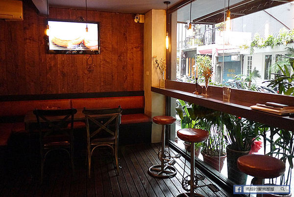 Greedy Bistronomy Cafe:◆台北東區。捷運國父紀念館【Greedy Bistronomy Cafe 餐酒•咖啡】環境氣氛都很棒!國父紀念館餐酒館。東區餐酒館。早午餐